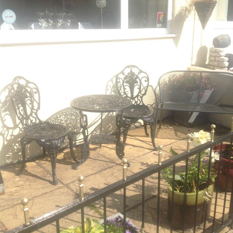The Dragonfly Bed & Breakfast Blackpool Exterior photo